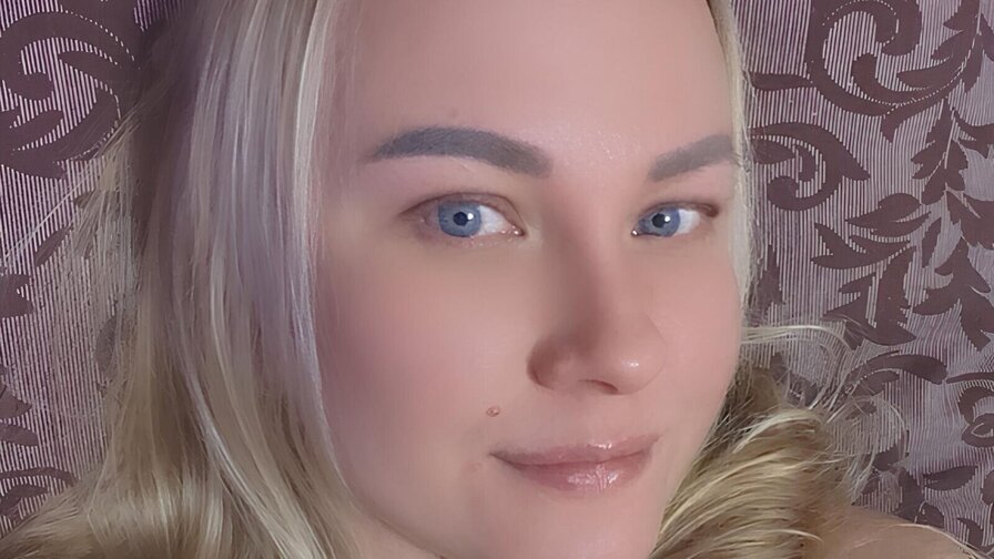 LanaWhite